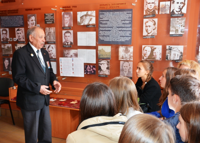 Міні-експозиція «Нагороди переможців» відкрилася у музеї Проскурівського підпілля — фото 3