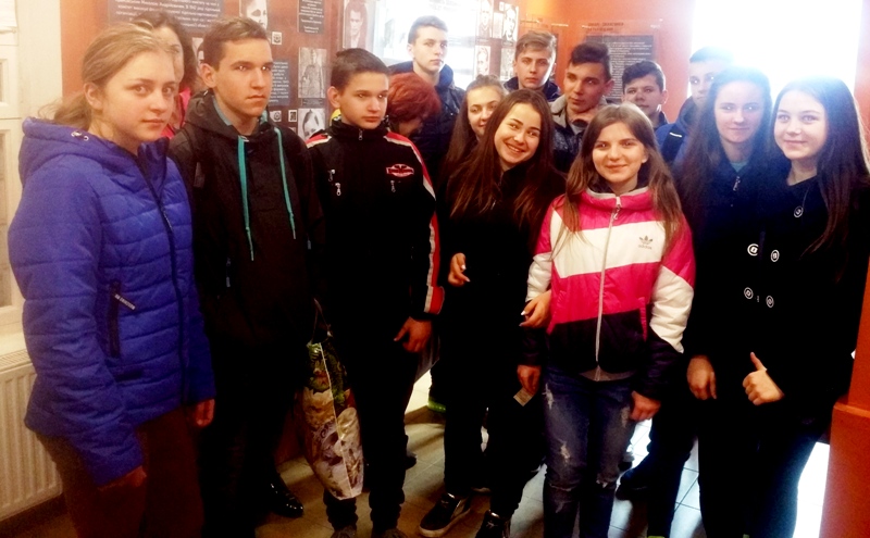 Одноденна художня виставка "Проскурів звільнено" пройшла в музеї Проскурівського підпілля — фото 5