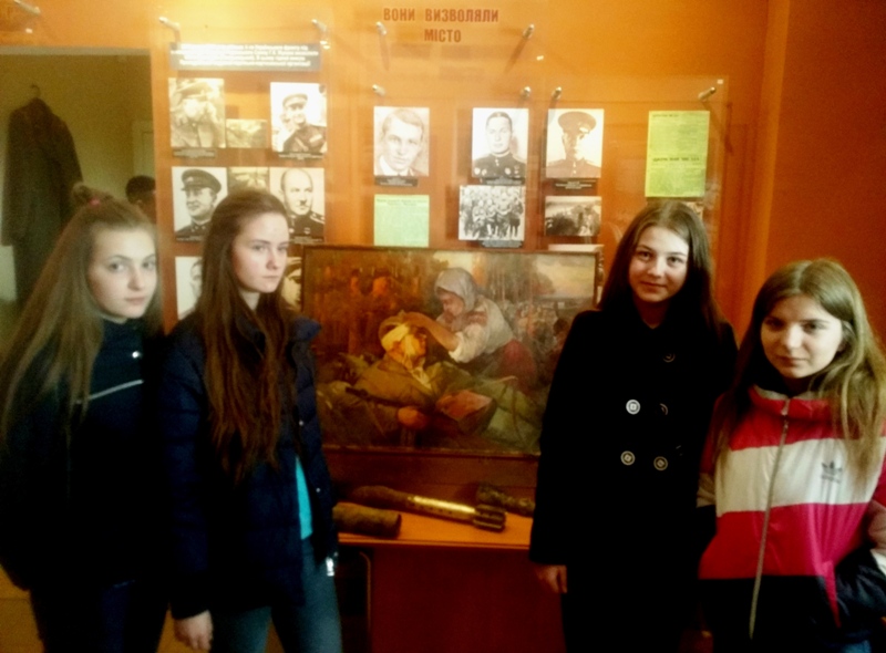 Одноденна художня виставка "Проскурів звільнено" пройшла в музеї Проскурівського підпілля — фото 2