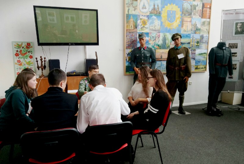 Турнір з настільної гри "Українська революція" між командами учнівської молоді — фото 5