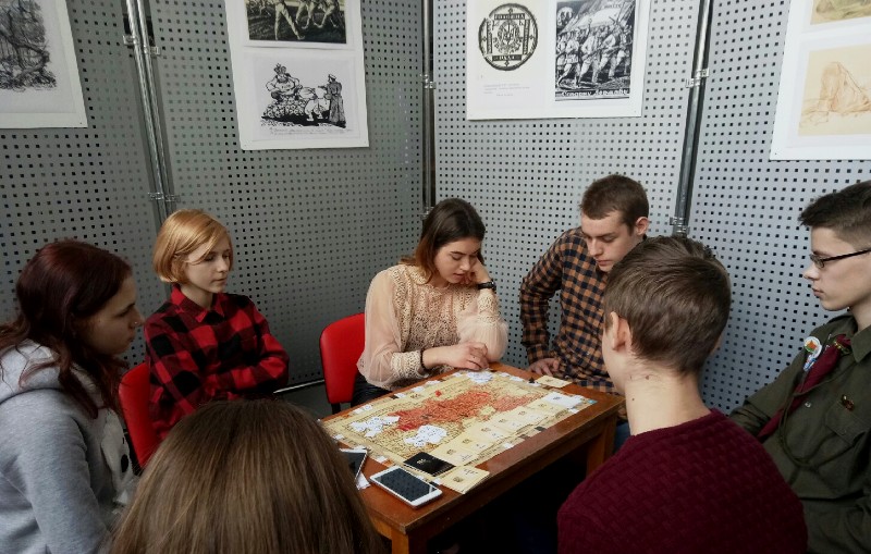 Турнір з настільної гри "Українська революція" між командами учнівської молоді — фото 7