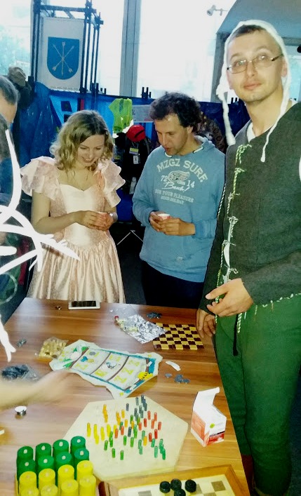 Вінтажне задоволення у вигляді історичної костюмованої вечірки — фото 25