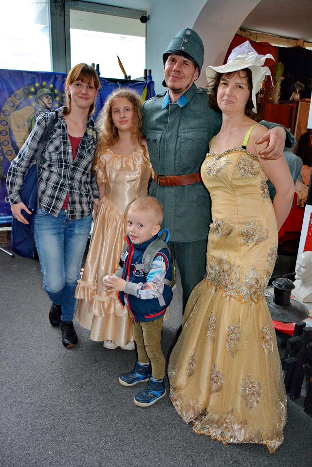 Вінтажне задоволення у вигляді історичної костюмованої вечірки — фото 66