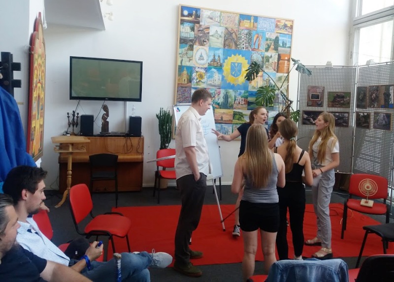 Лідерський курс імені Євгена Коновальця пройшов у музеї історії міста — фото 3