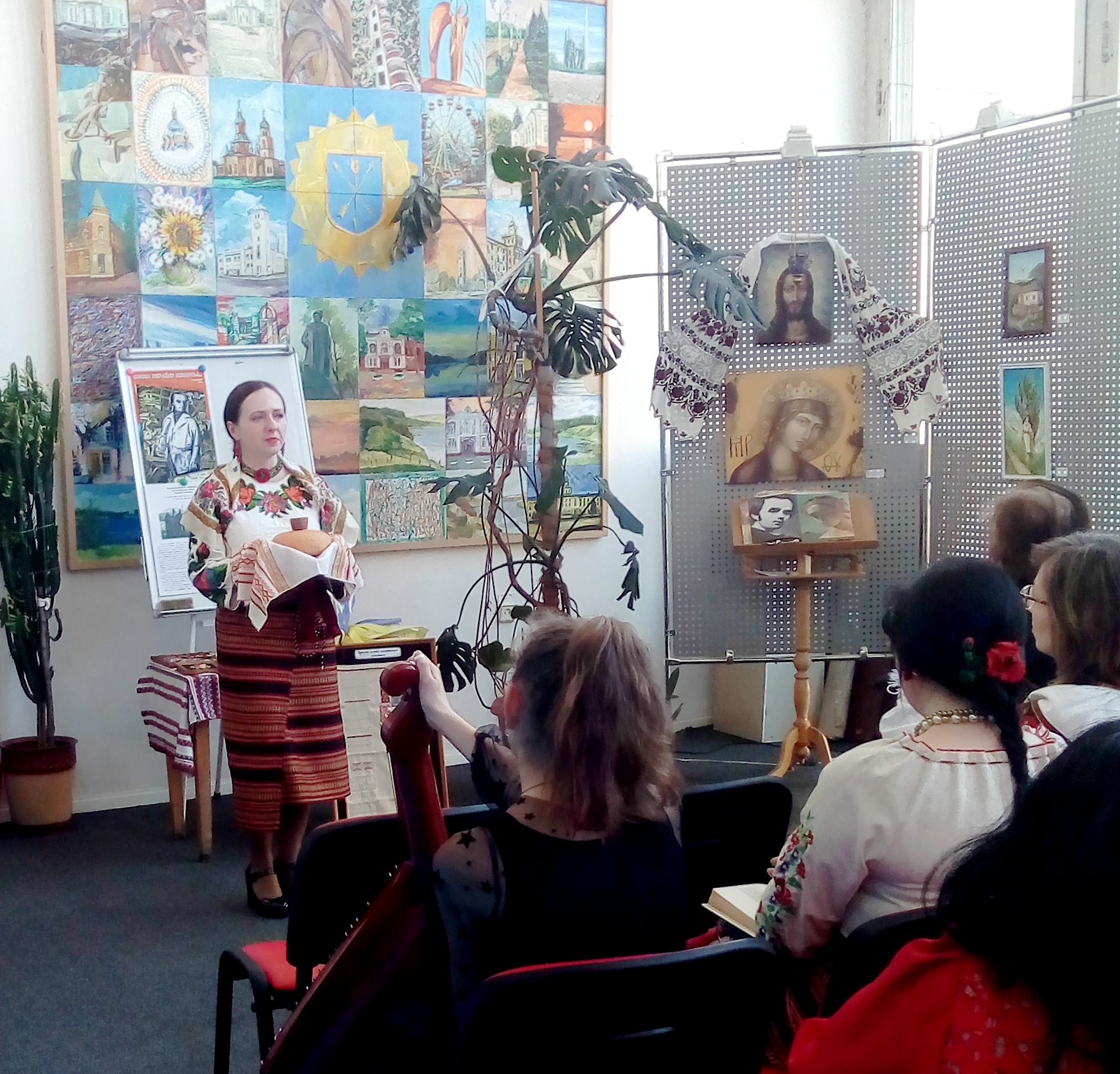 Подільську Шевченкіану представили у мистецькому проєкті «Свою Україну любіть!..» — фото 13