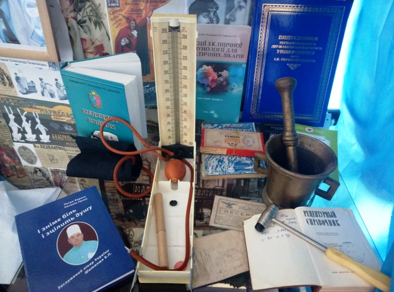 Міні-виставка «Медицина Хмельниччини» відкрилась у музеї історії міста — фото 1