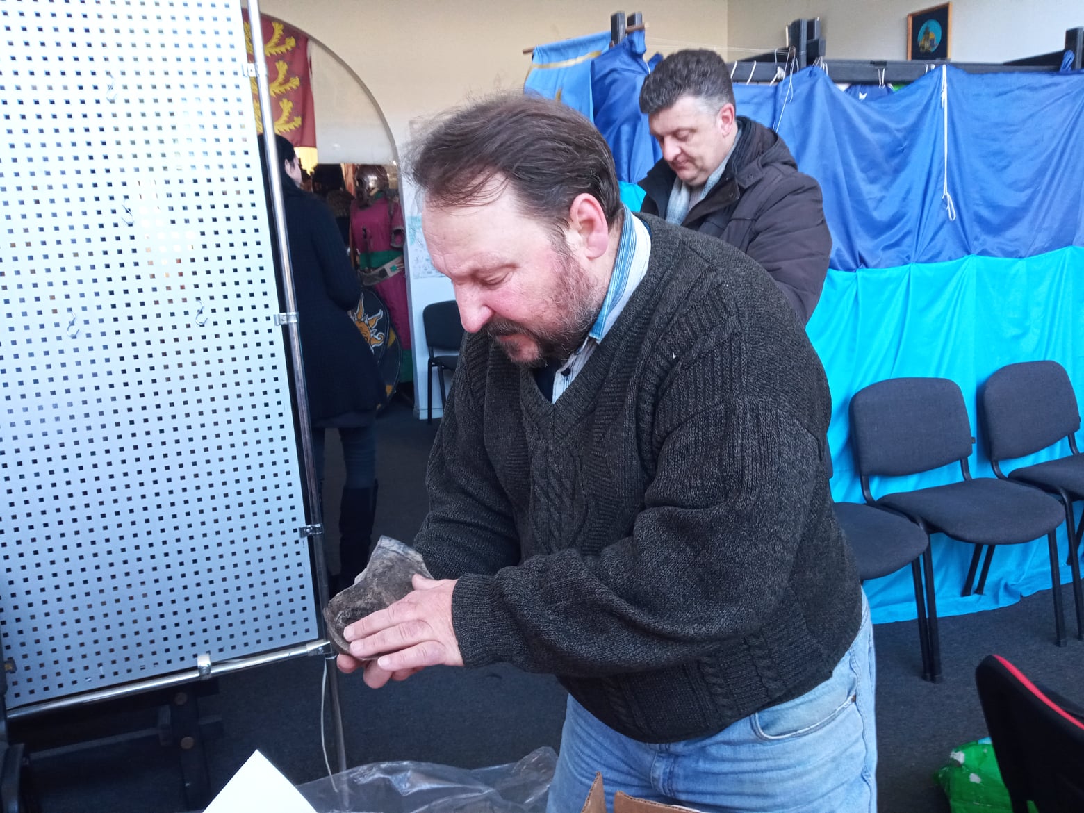 ВОЛОДИМИР ЗАХАР`ЄВ ПЕРЕДАВ ЦІННІ АРХЕОЛОГІЧНІ ЗНАХІДКИ ДО ФОНДІВ МУЗЕЮ!!! — фото 4