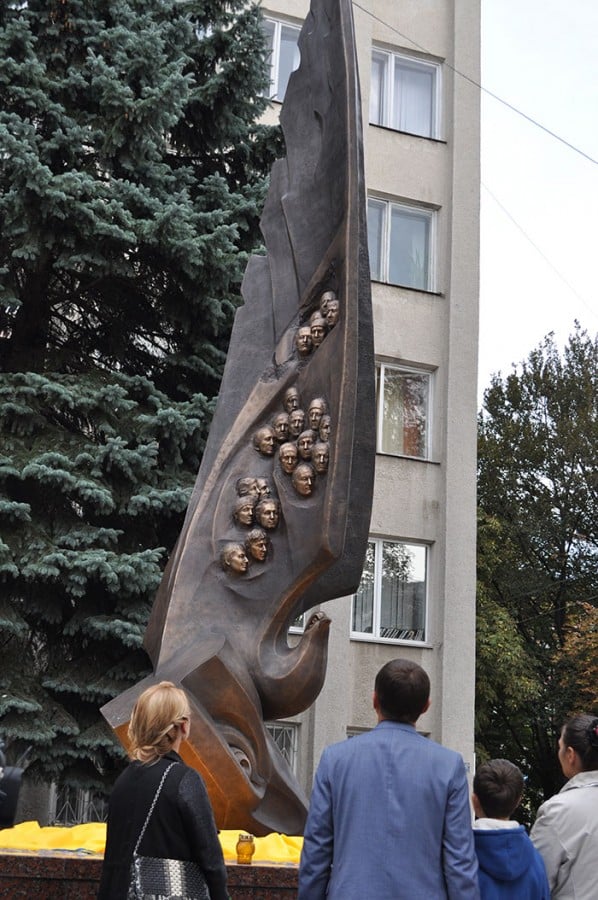 ОБРАЛИ ГІДНІСТЬ І СВОБОДУ — фото 1