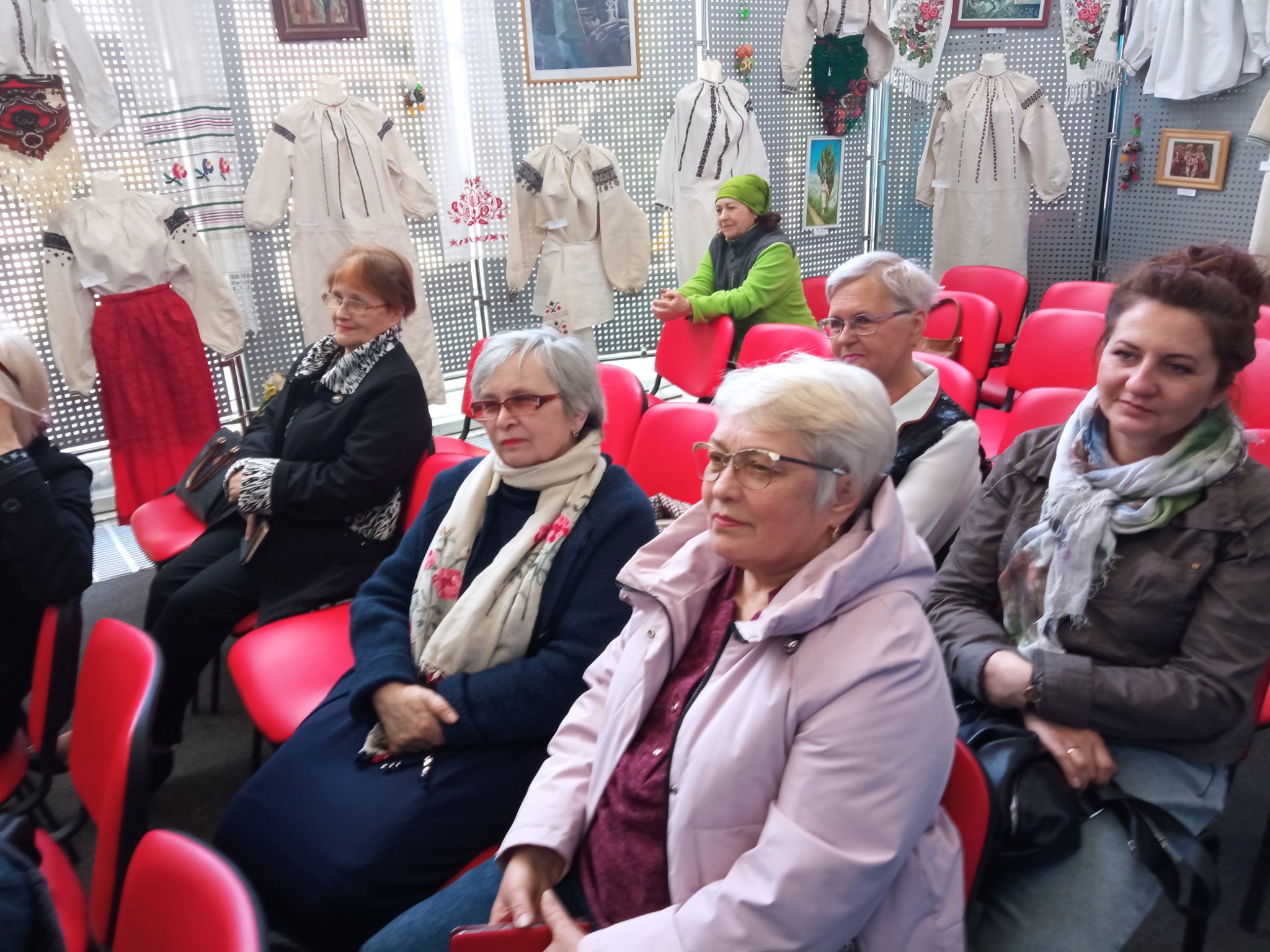 ПОДІЛЬСЬКА ВИШИВАНКА: ПРИЧАСТЯ ВІД ЧИСТИХ ДЖЕРЕЛ — фото 2